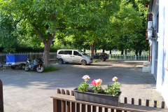 Parkplatz / Innenhof / Terrasse